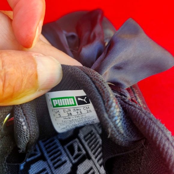 Puma sneakers, black, Size 7.5, Synthetic Upper. - Picture 3 of 8